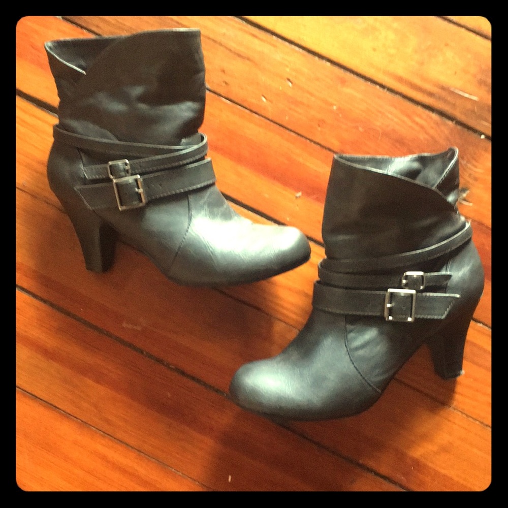 Grey boots